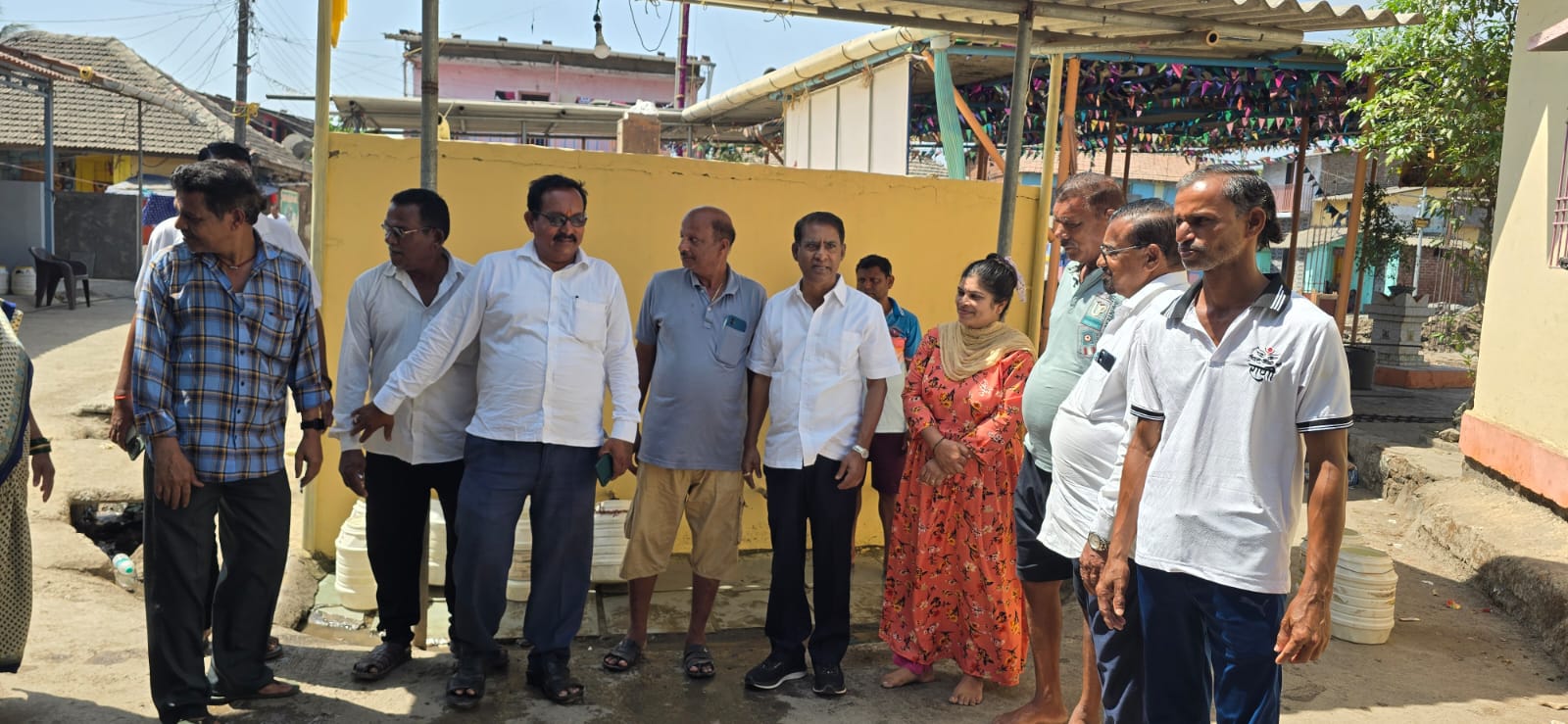 मानकुळे गावातील पाणीटंचाईवर पंडितशेठ पाटील यांची तात्काळ दखल; अधिकाऱ्यांना दिले त्वरित उपाययोजनेचे निर्देश