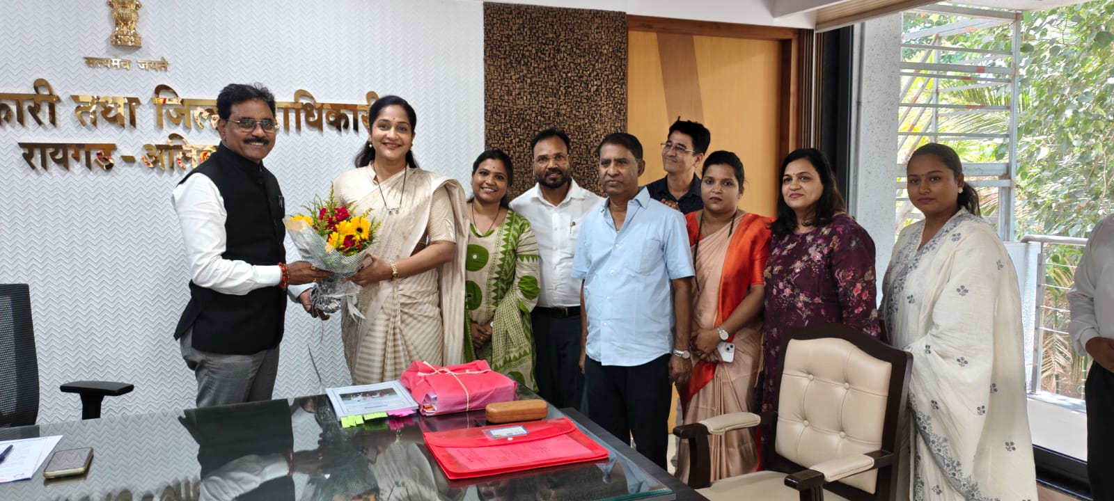 जेएसडब्ल्यू डोलवी परिसरातील वाढत्या अपघातांवर भाजप महिला आघाडी आक्रमक जिल्हाधिकाऱ्यांकडे तातडीच्या उपाययोजनांची मागणी