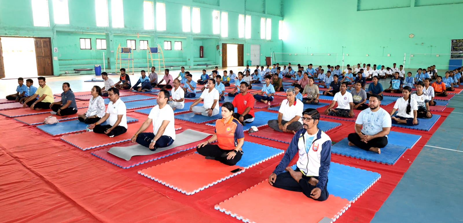 निरोगी आणि आनंदी राहण्यासाठी योग महत्वाचे — जिल्हाधिकारी किशन जावळे