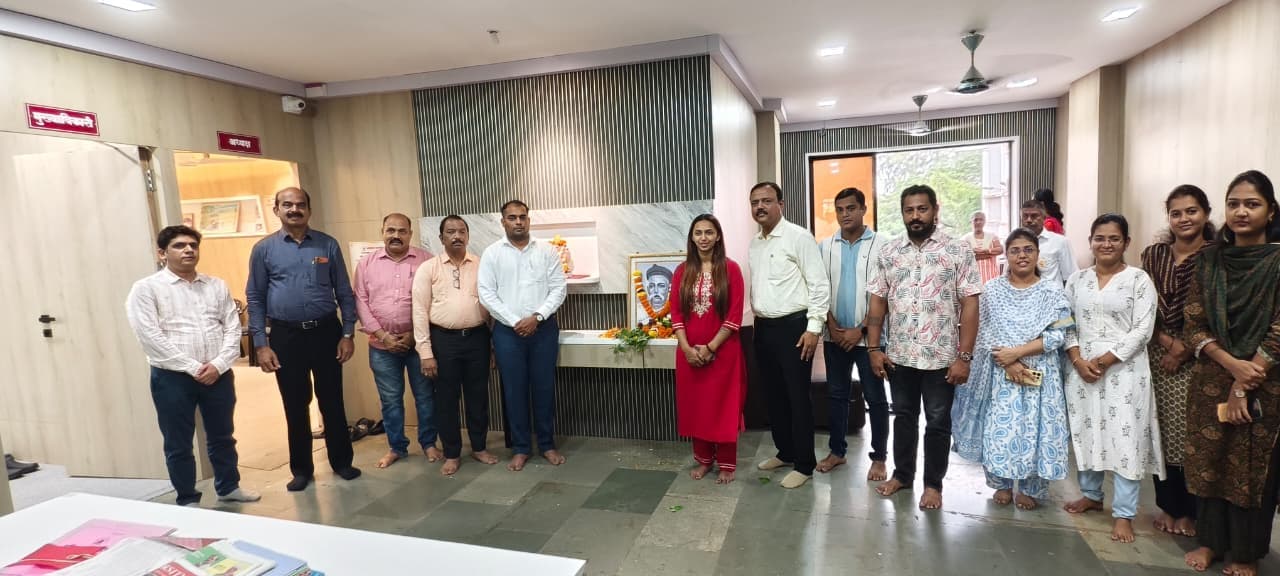 लोकमान्य टिळक जयंतीनिमित्त नगराध्यक्षा अक्षया नाईक यांचे अभिवादन; विचारांचा वारसा जपण्याचा निर्धार