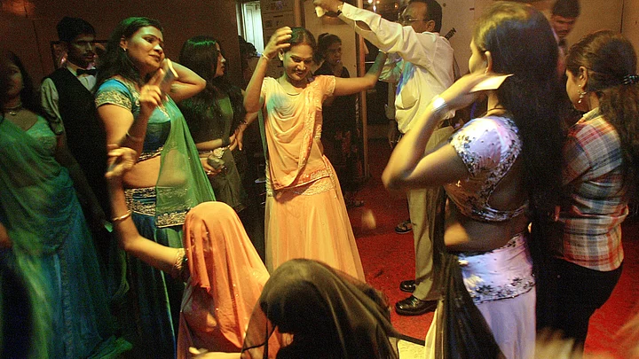 bar dance