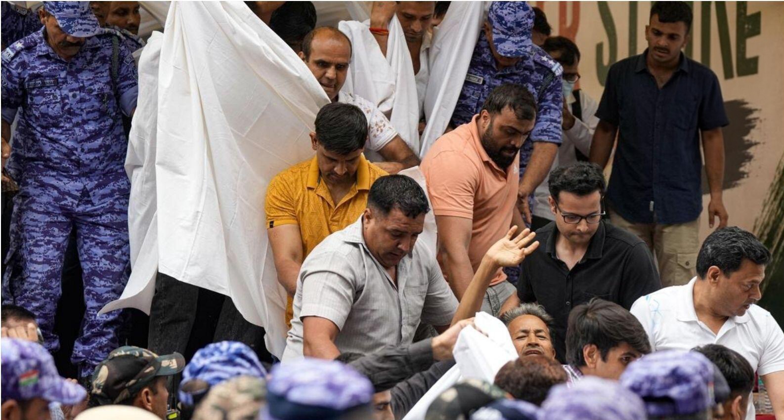 sonam-wangchuk-has-been-hospitalised-by-delhi-police-on-day-21-of-hunger-strike(1)