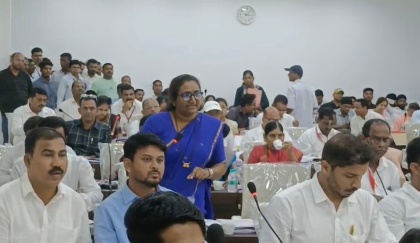 जिल्हा परिषदेत ‘2 टक्क्यांचा’ स्फोट! जल जीवन मिशनवर भ्रष्टाचाराचे गंभीर आरोप; 200 कोटींच्या शाळांवरही घमासान
