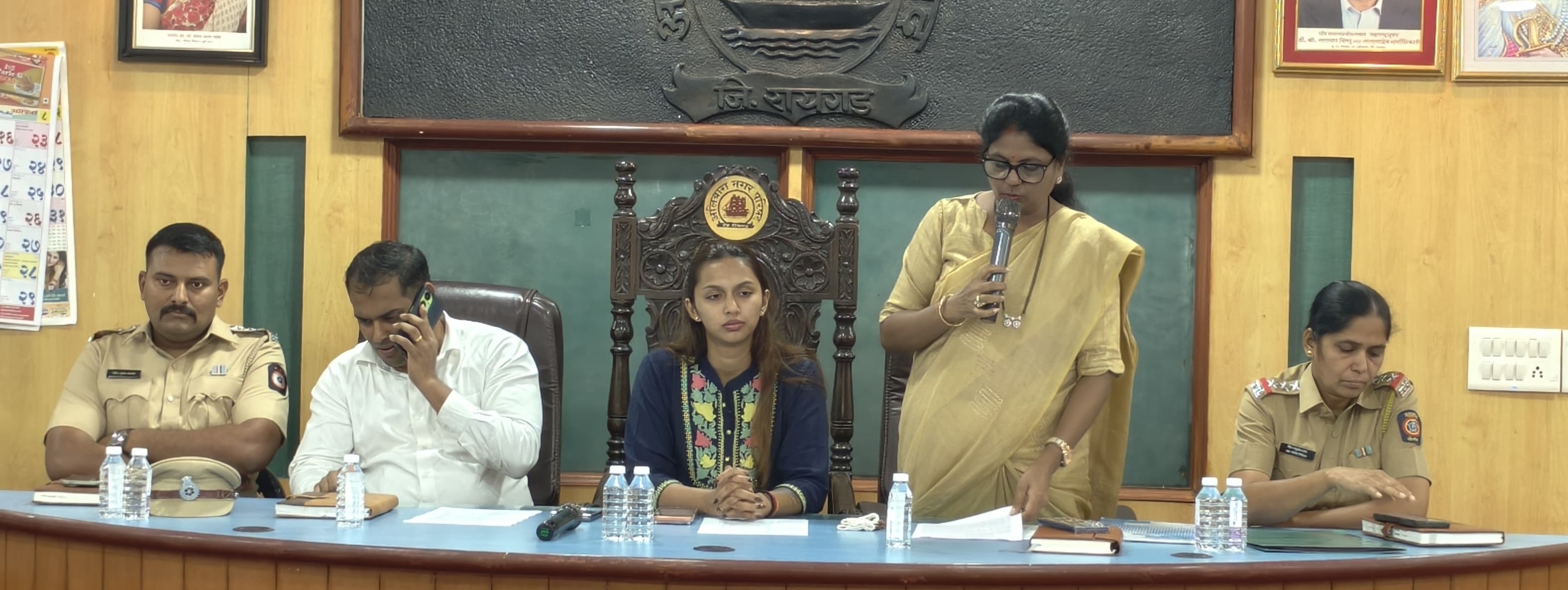 अलिबागच्या वाहतुकीला आता लागणार शिस्त; ४२ रस्त्यांवर पार्किंग-नो पार्किंगची अंमलबजावणी